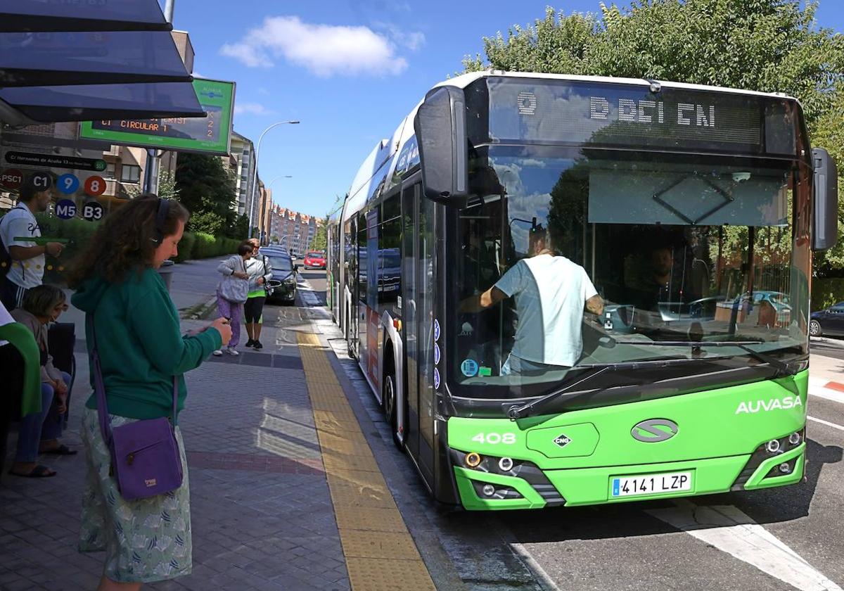 La línea 8 de Auvasa, una de las utilizadas por los vecinos de Parquesol para bajar al centro.