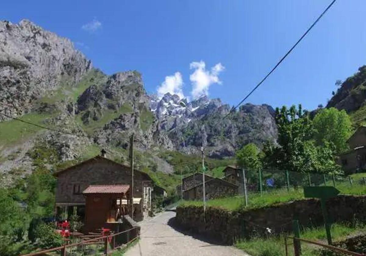 Localidad leonesa de Caín, donde ha regresado en buen estado de salud el montañero desaparecido en los Picos de Europa