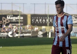 Fer Llorente, durante el partido ante la Ponferradina.