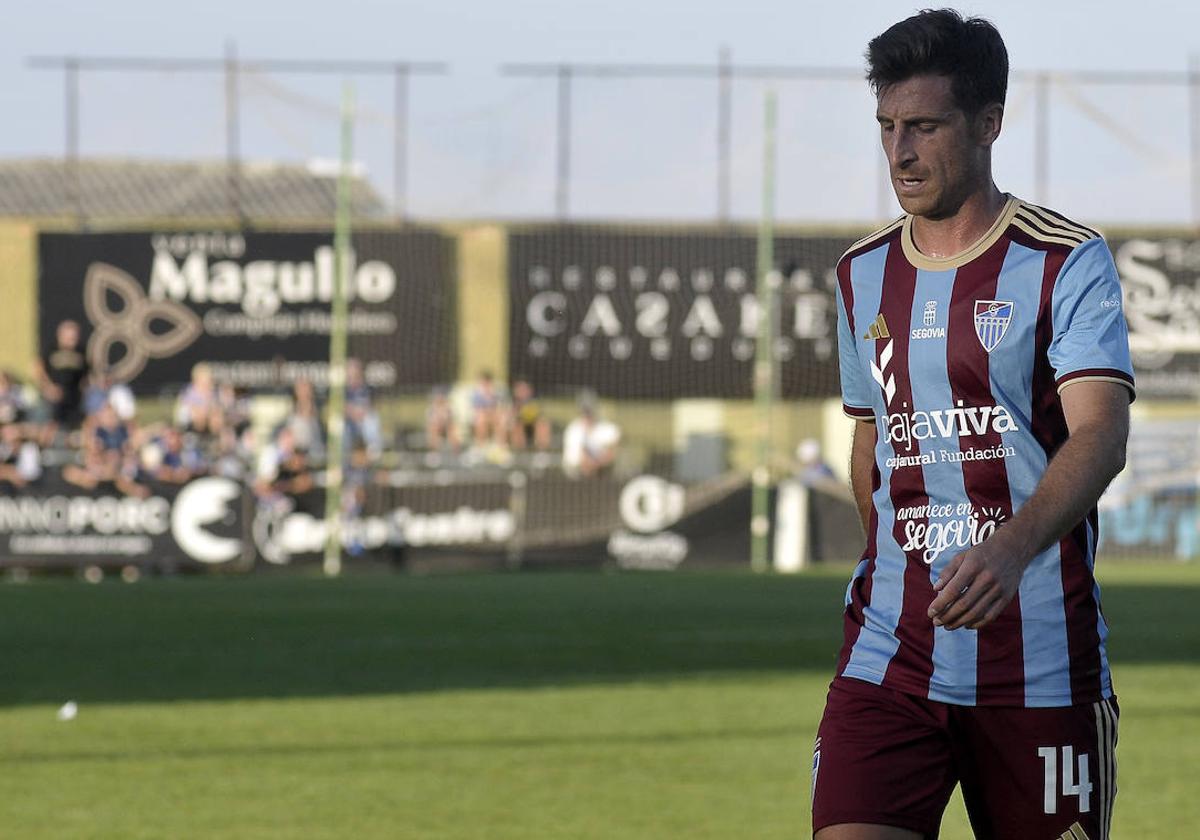 Fer Llorente, durante el partido ante la Ponferradina.