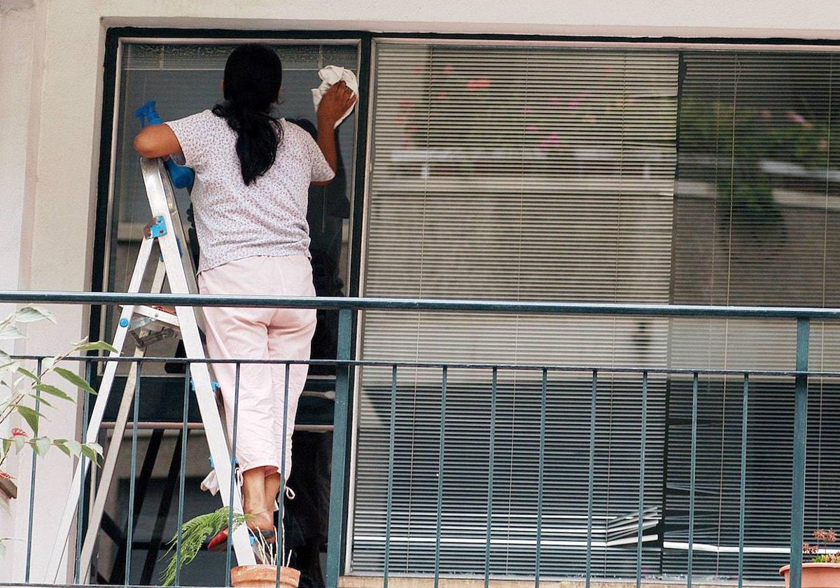 Las trabajadoras del hogar ante el decreto que regula sus derechos: «Necesitamos seguridad, respeto y formación»