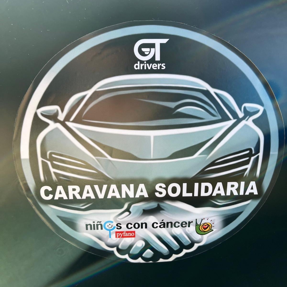 Las imágenes de la caravana solidaria de deportivos que ha recorrido Valladolid