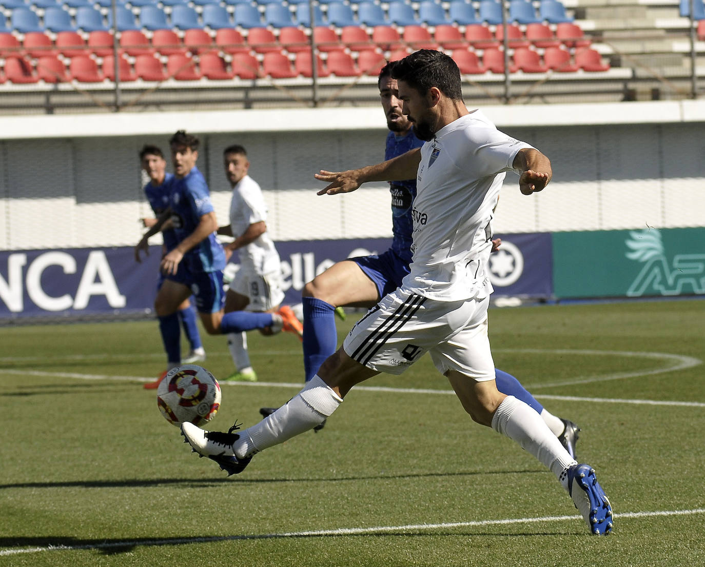 Fotografías del partido entre la Segoviana y el Ourense