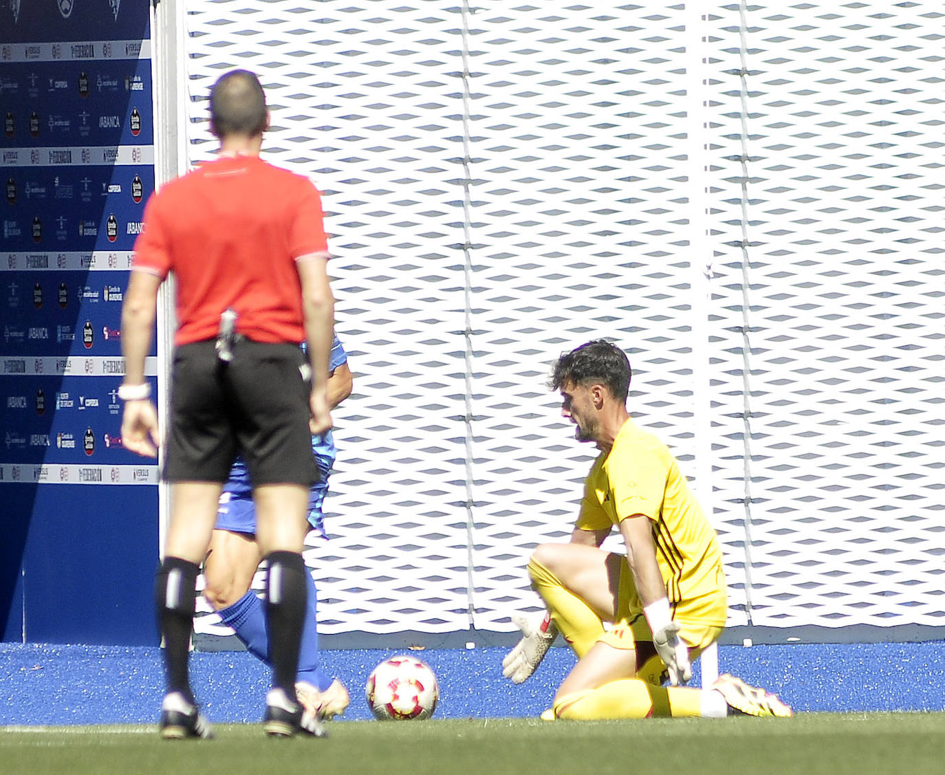 Fotografías del partido entre la Segoviana y el Ourense