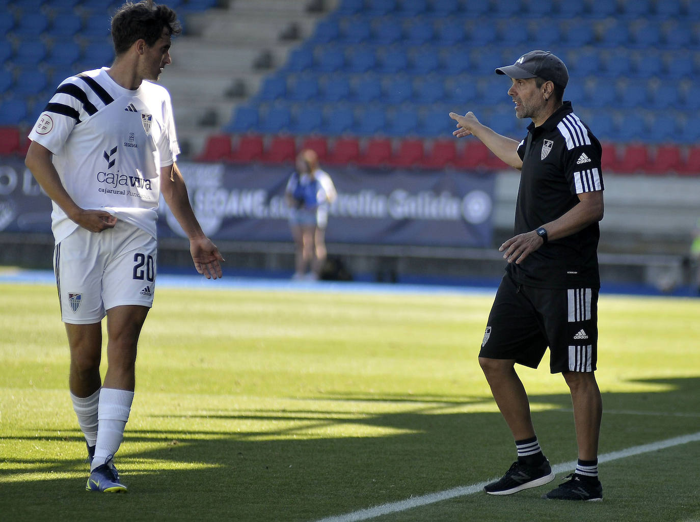 Fotografías del partido entre la Segoviana y el Ourense