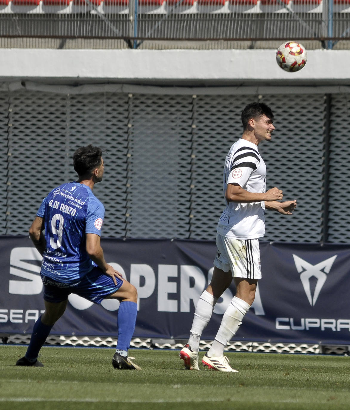 Fotografías del partido entre la Segoviana y el Ourense