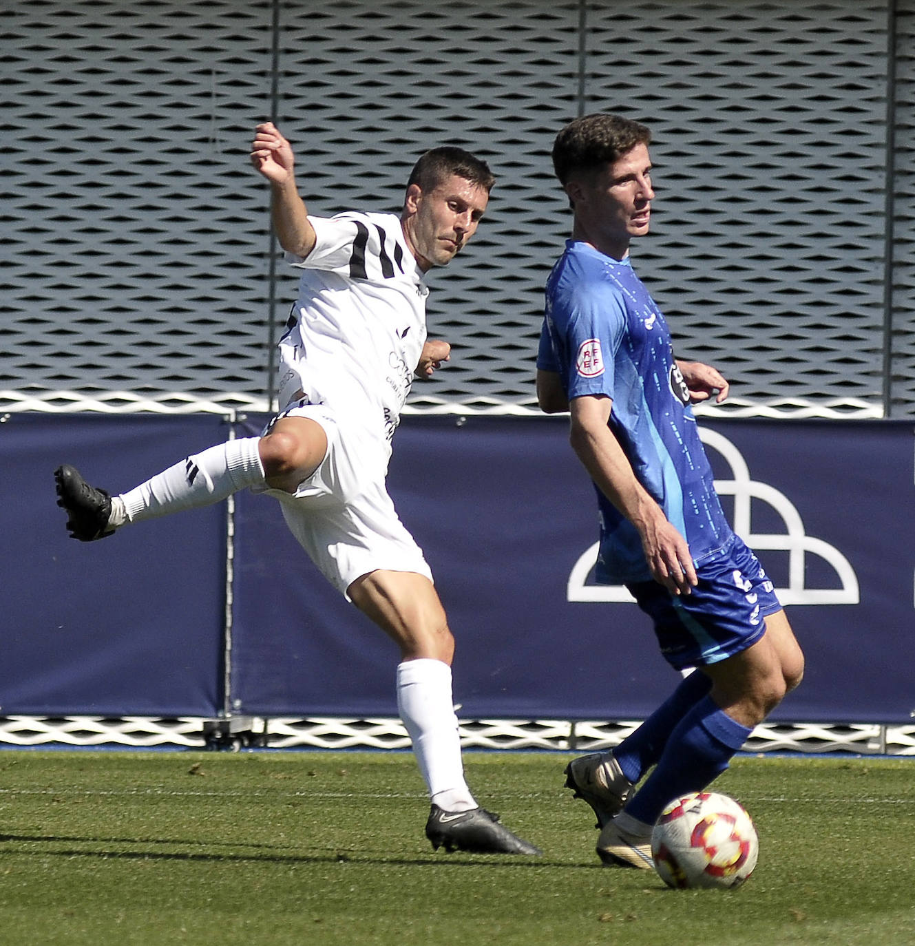 Fotografías del partido entre la Segoviana y el Ourense