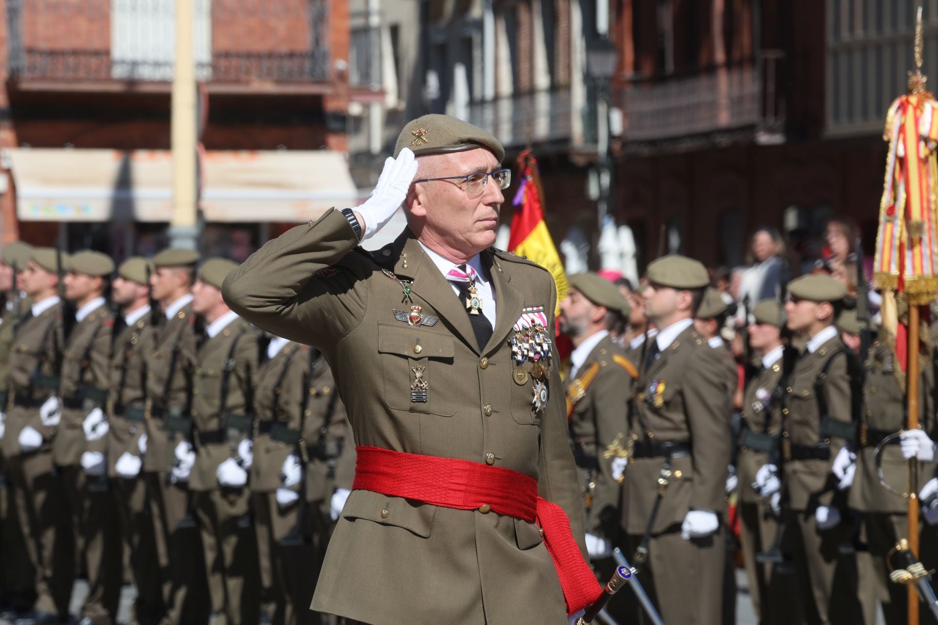 Trescientas personas juran bandera en Medina del Campo