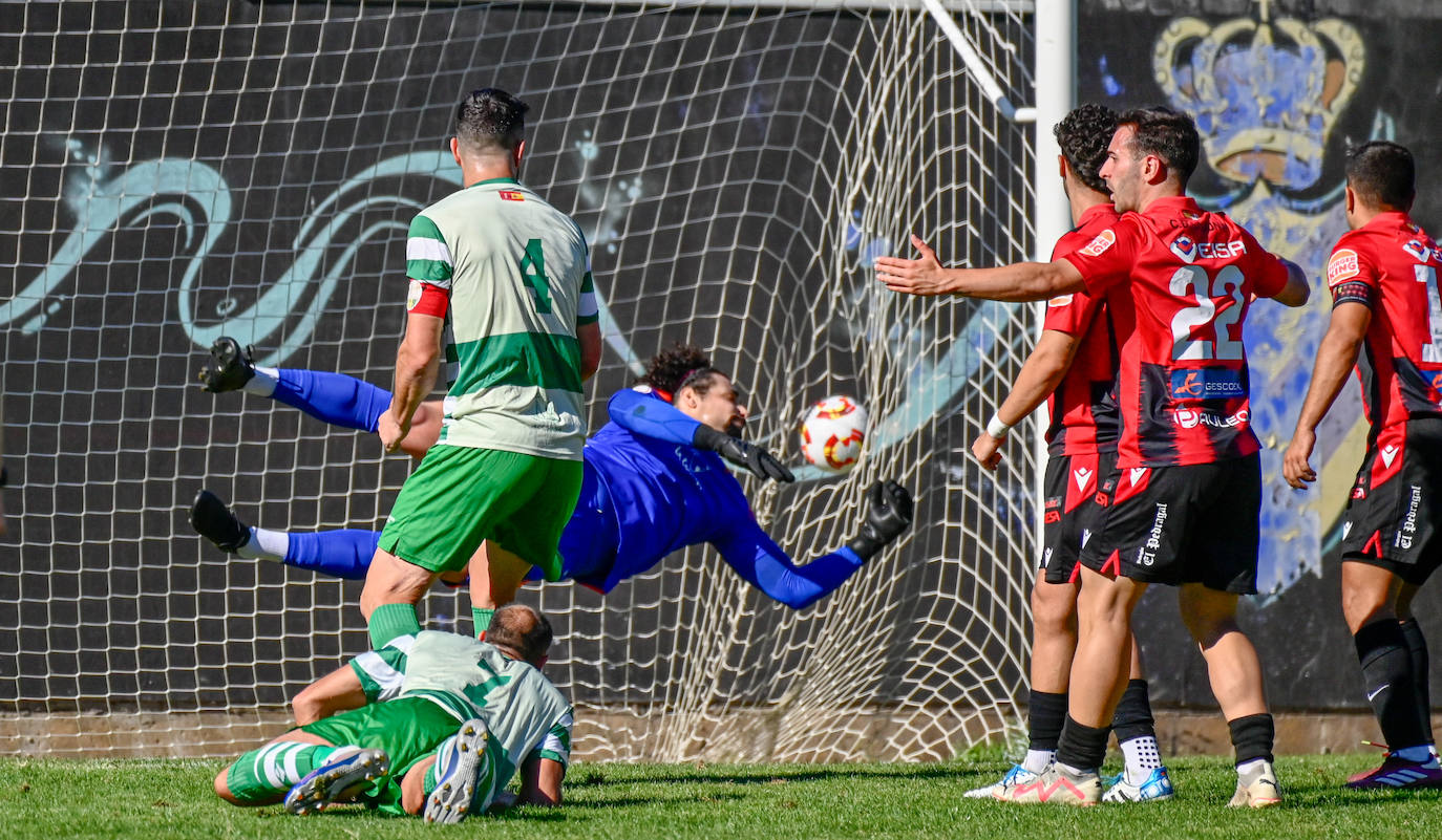 Las imágenes del partido entre el Laguna y la Virgen del Camino