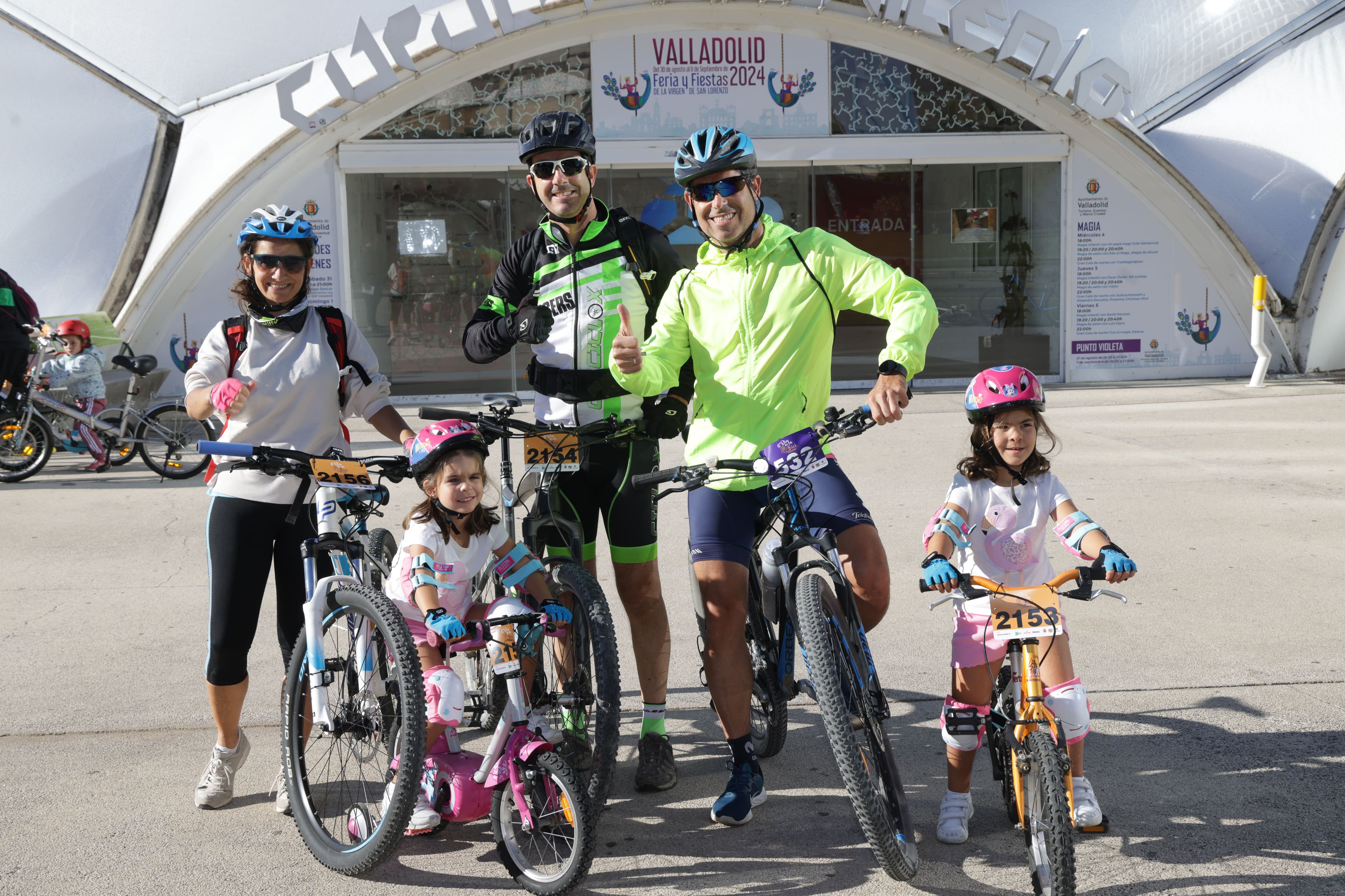 Raquel Ayllón, María Álvarez Monteseguín, Antonio Álvarez Monteseguín, Paco Hidalgo y Lola Álvarez Monteseguín.