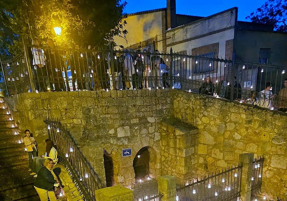 Recital de música y poesía junto a la fuente, al lado de la basílica.