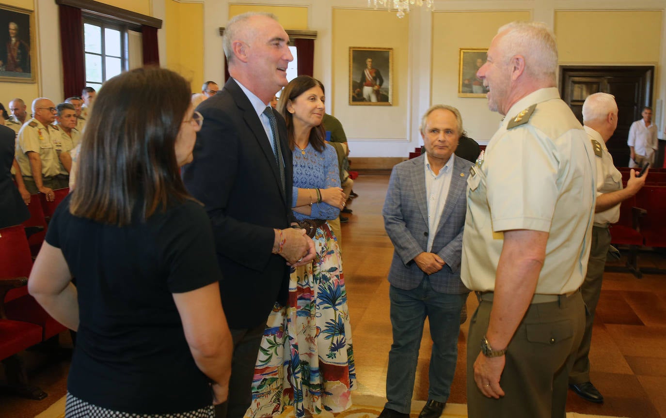 Presentacion del libro &#039;Piedras entre cañones&#039; en la Academia de Artillería