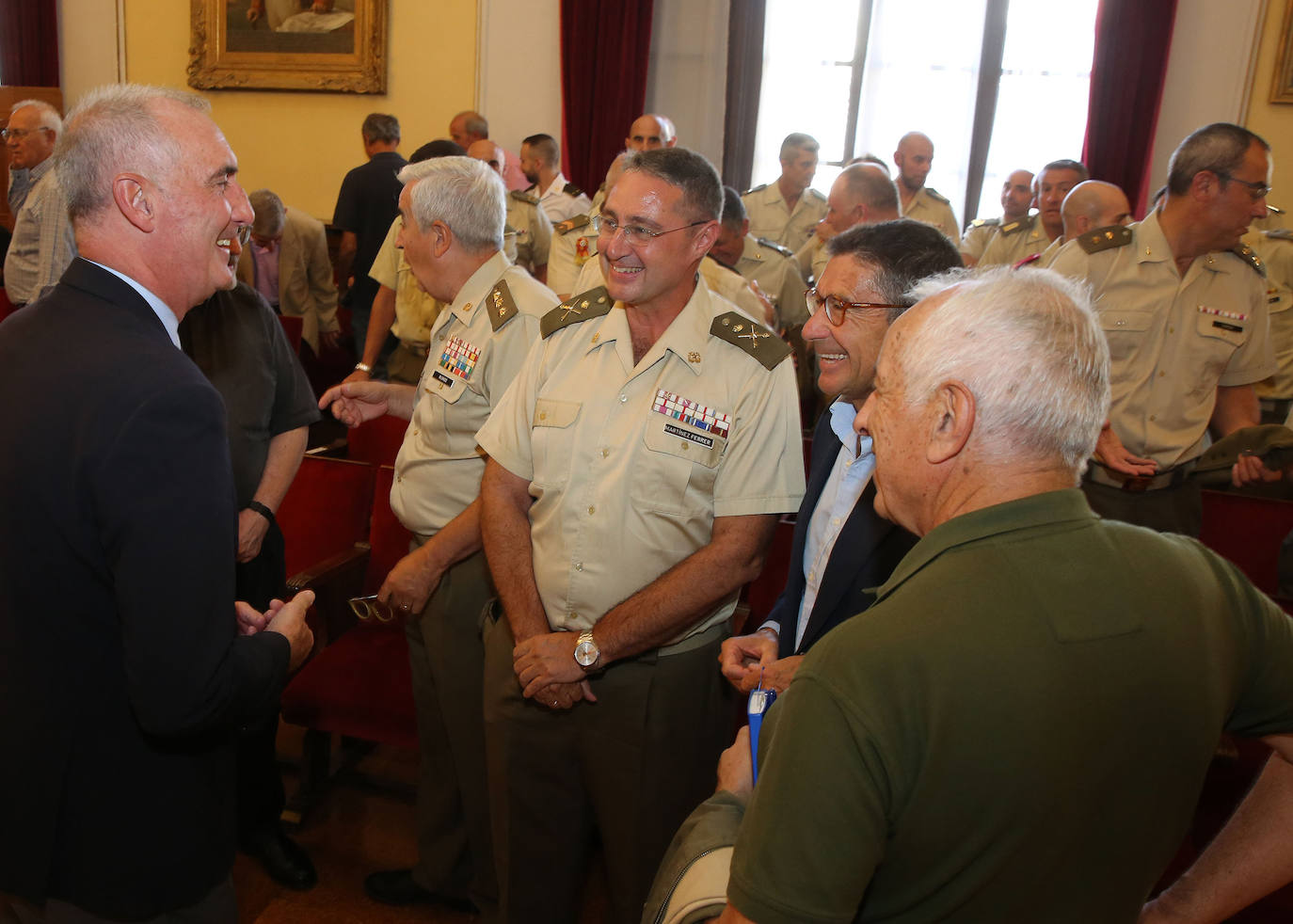 Presentacion del libro &#039;Piedras entre cañones&#039; en la Academia de Artillería
