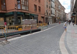 Obras de semipeatonalización de la calle Antonio Maura.