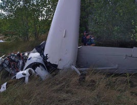 Restos de la avioneta siniestrada.