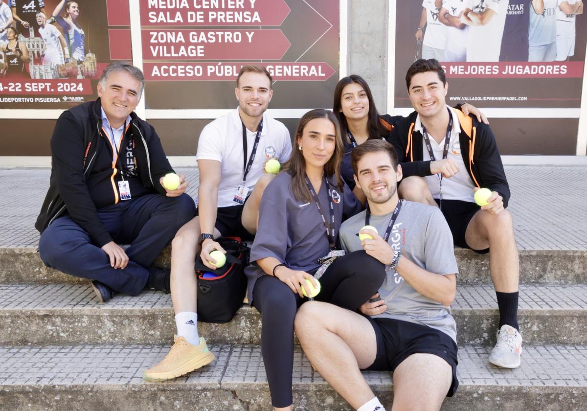 Equipo de fisios del torneo de pádel, con Javier Nistal.