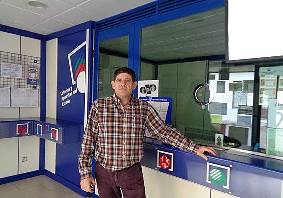 Raúl Garzón, de la administración número 1 de Nava.