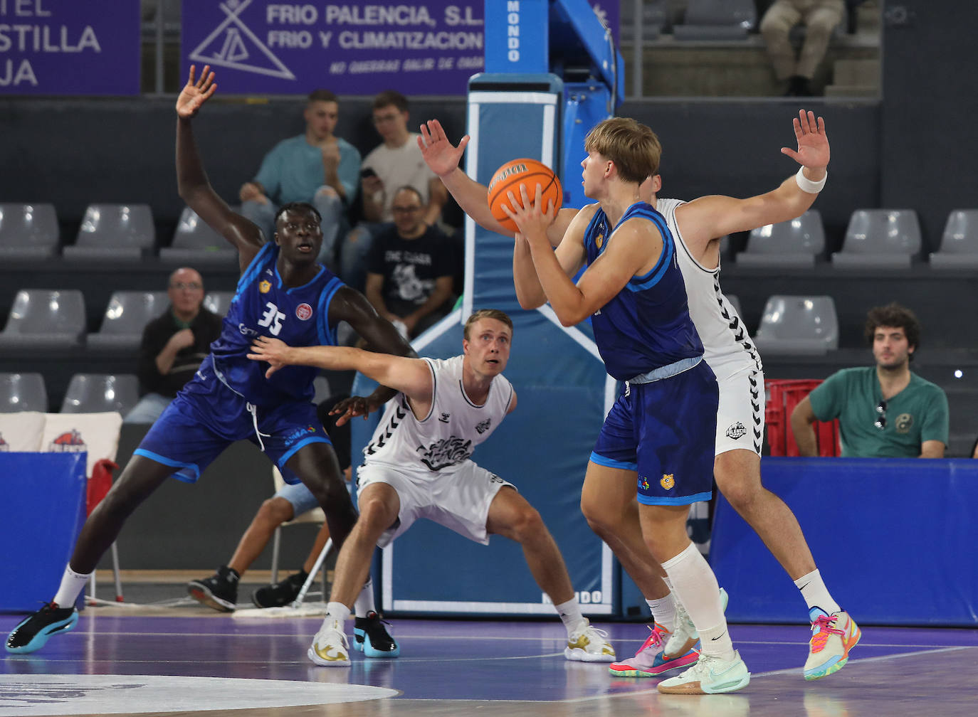 El Palencia Baloncesto arrasa al filial del Gran Canaria