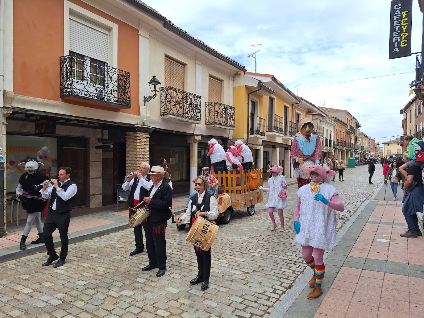 Imágenes del Mercado del Queso de Villalón de Campos