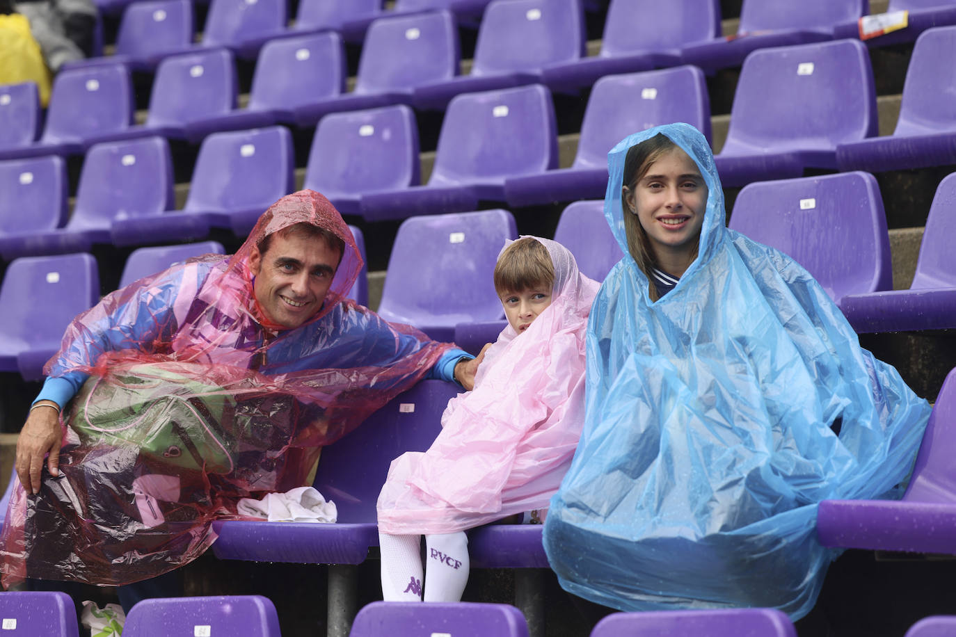 Búscate en las gradas del estadio José Zorilla (1/4)