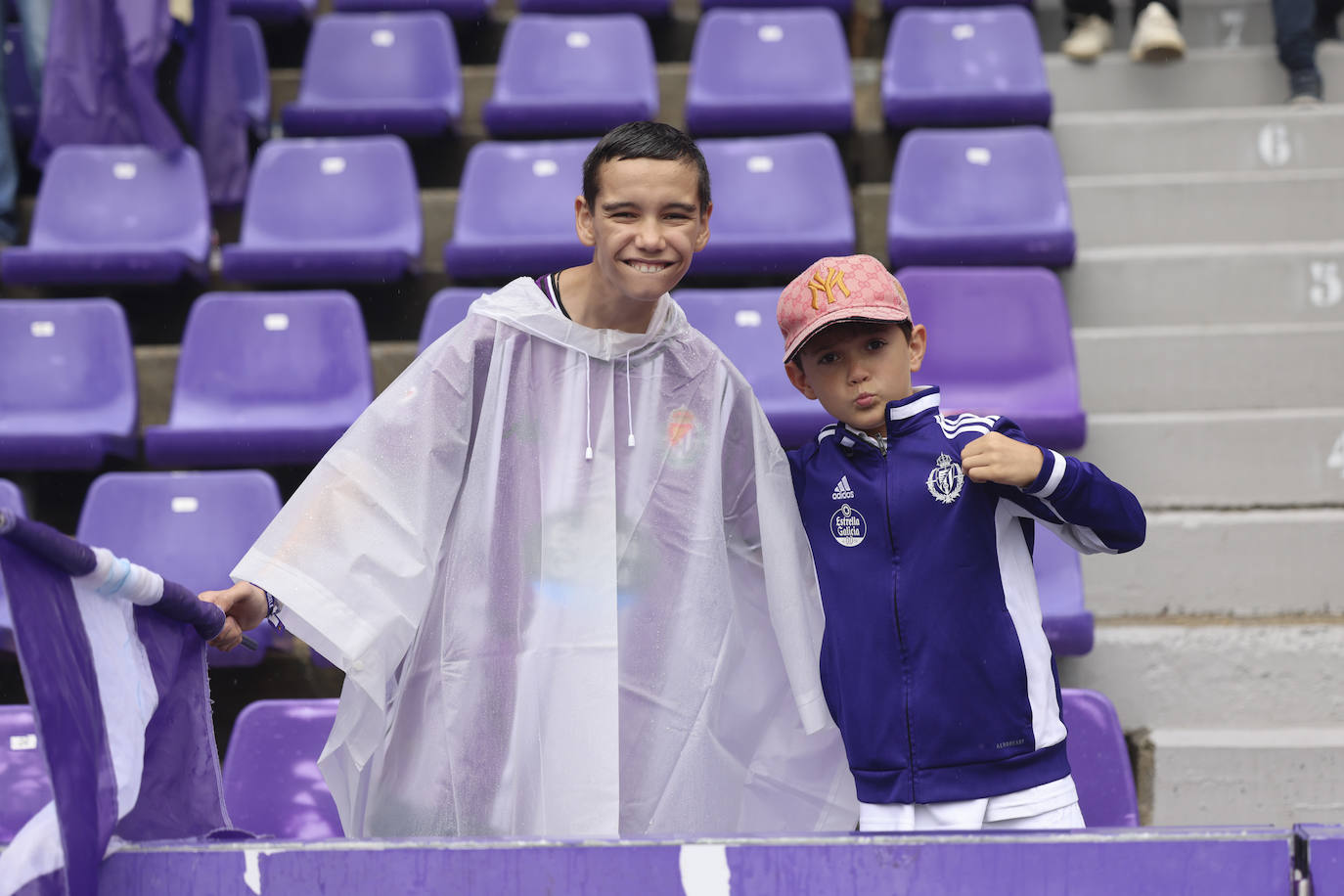 Búscate en las gradas del estadio José Zorilla (1/4)