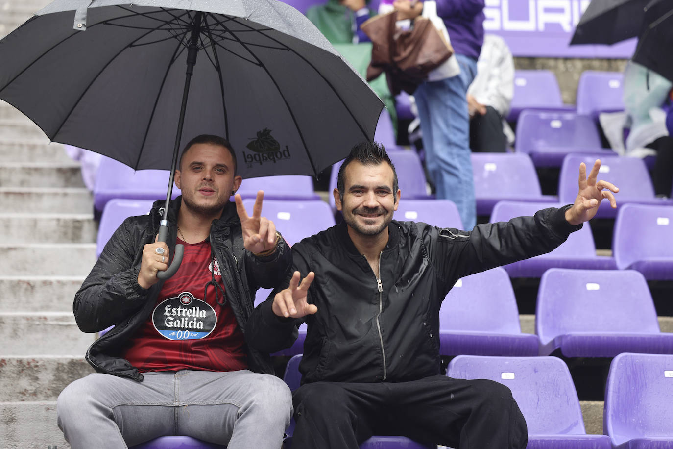 Búscate en las gradas del estadio José Zorilla (1/4)