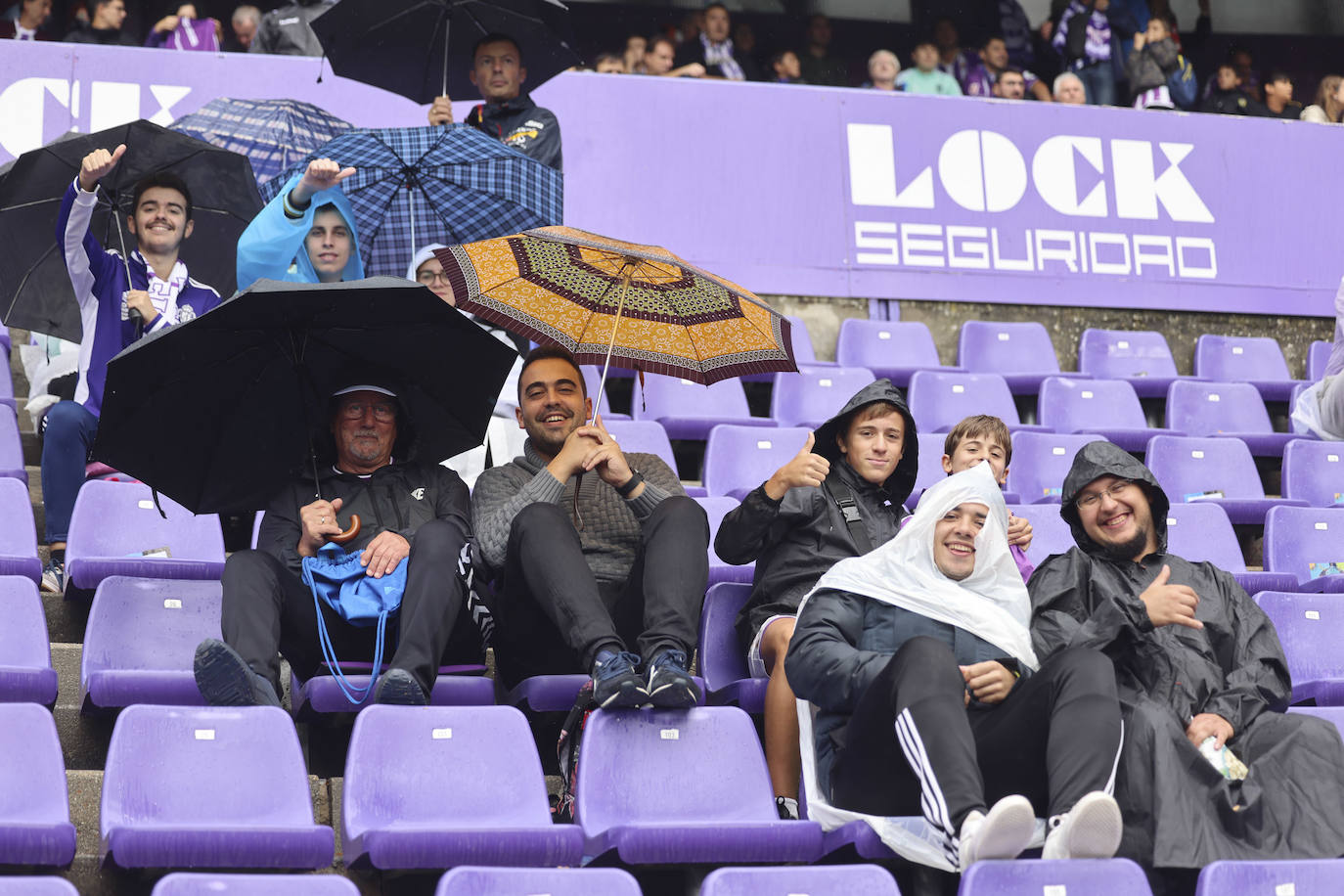 Búscate en las gradas del estadio José Zorilla (1/4)