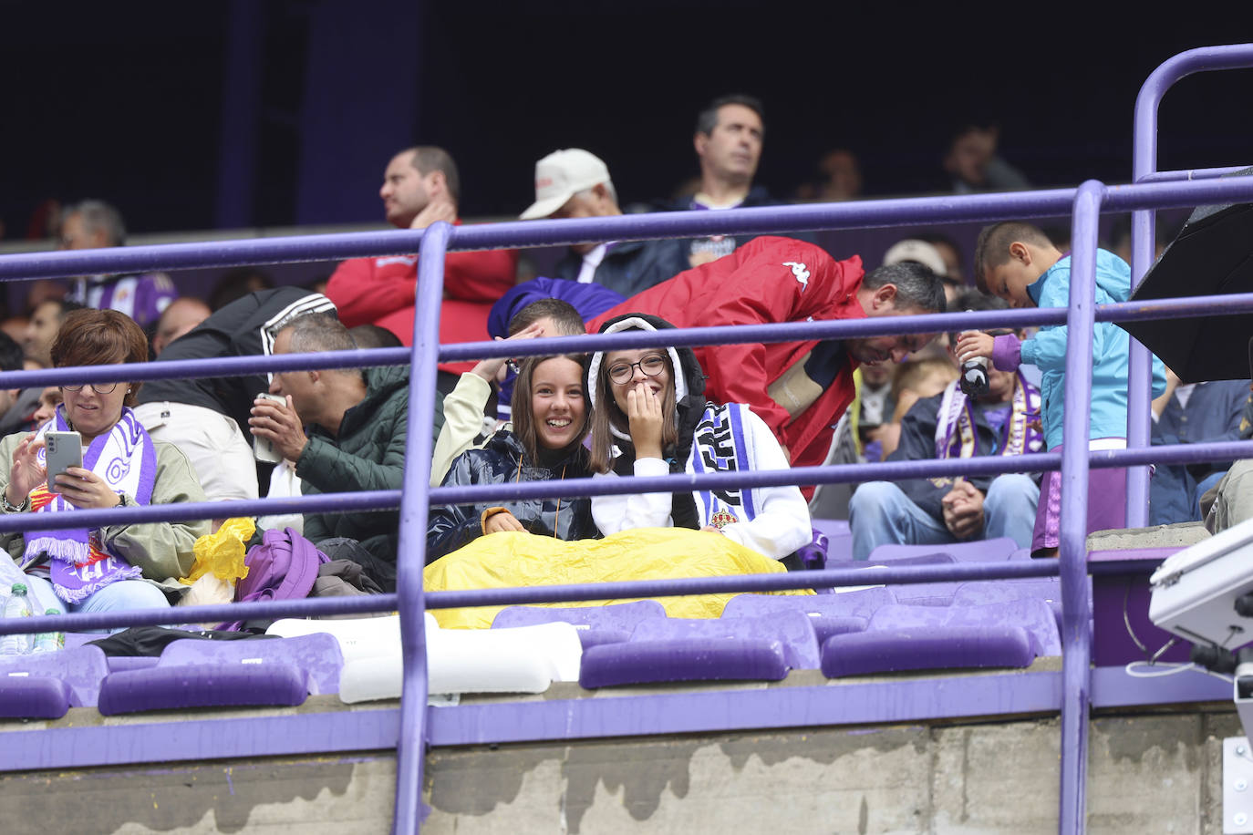 Búscate en las gradas del estadio José Zorrilla (2/4)