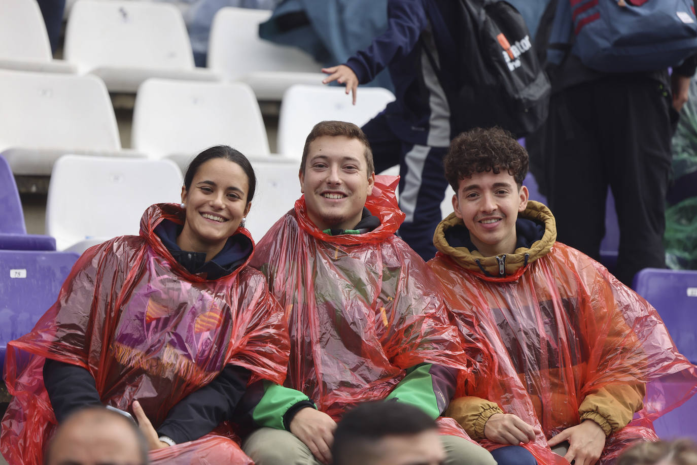 Búscate en las gradas del estadio José Zorrilla (2/4)