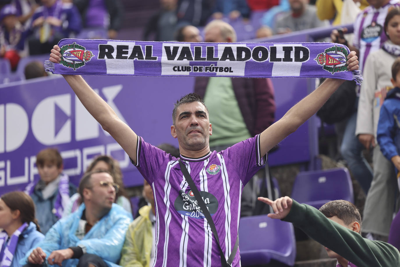 Búscate en las gradas del estadio José Zorrilla (3/4)