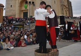 El pisado de la uva fue uno de los momentos más esperados este sábado en Cigales.