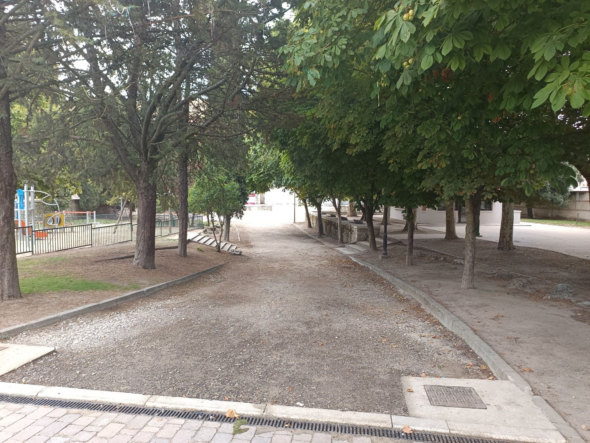 Paseo peatonal entre la plaza de La Soledad y el auditorio al aire libre.