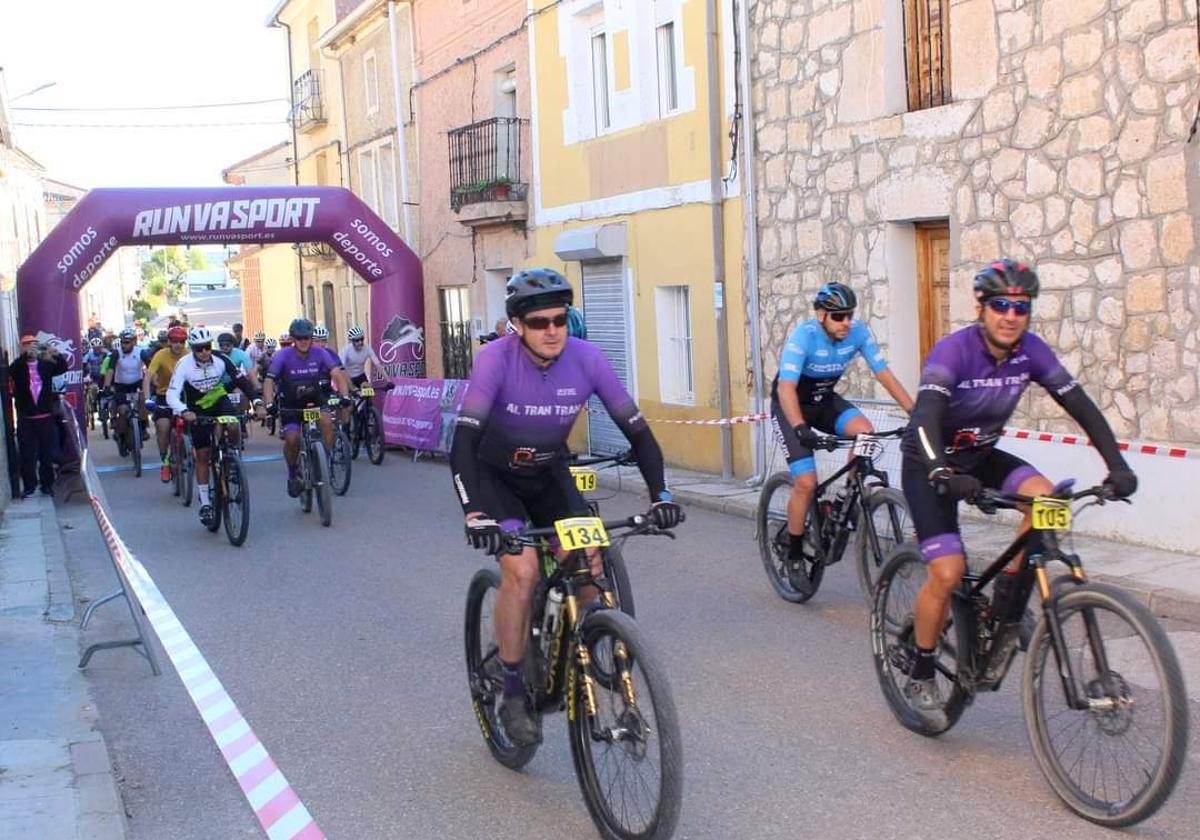 Salida de la carrera en Castrillo de Don Juan.