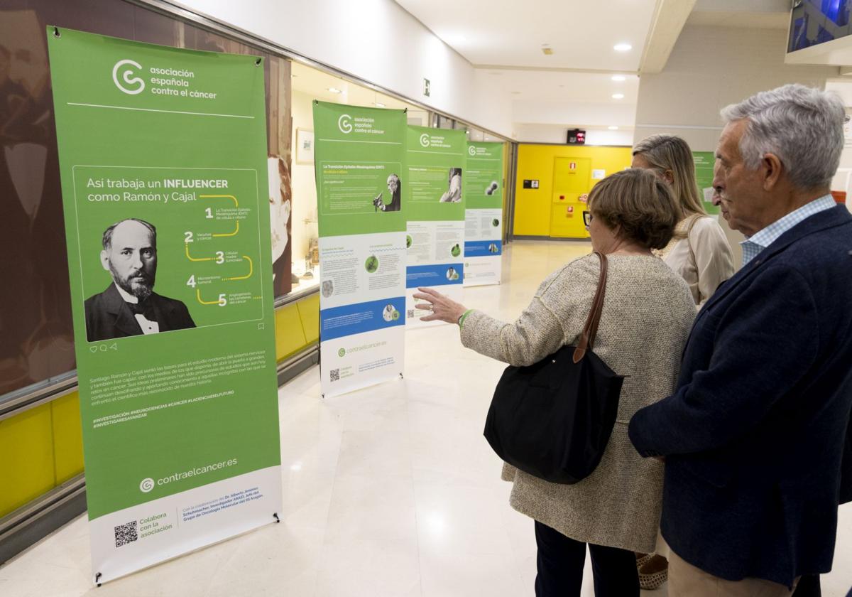 Inauguración de la muestra con paneles sobre la labor investigadora de Ramón y Cajal en el Museo de la Ciencia.