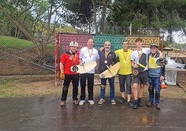 Los hermanos Hernández, en el centro de la imagen.