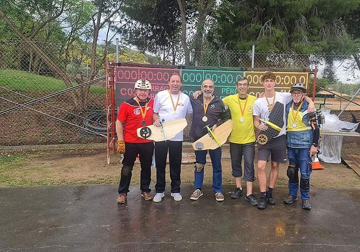 Los hermanos Hernández, en el centro de la imagen.
