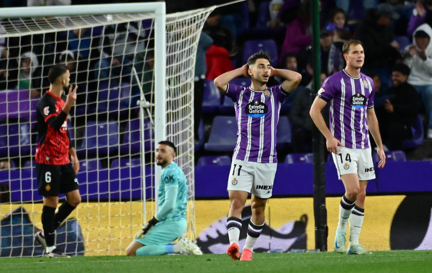 La derrota en casa del Real Valladolid frente al Mallorca, en imágenes