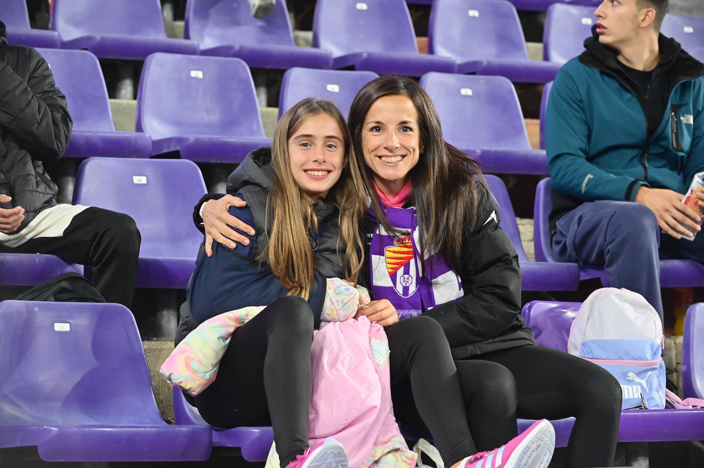 Búscate en la grada del estadio José Zorrilla (1/4)