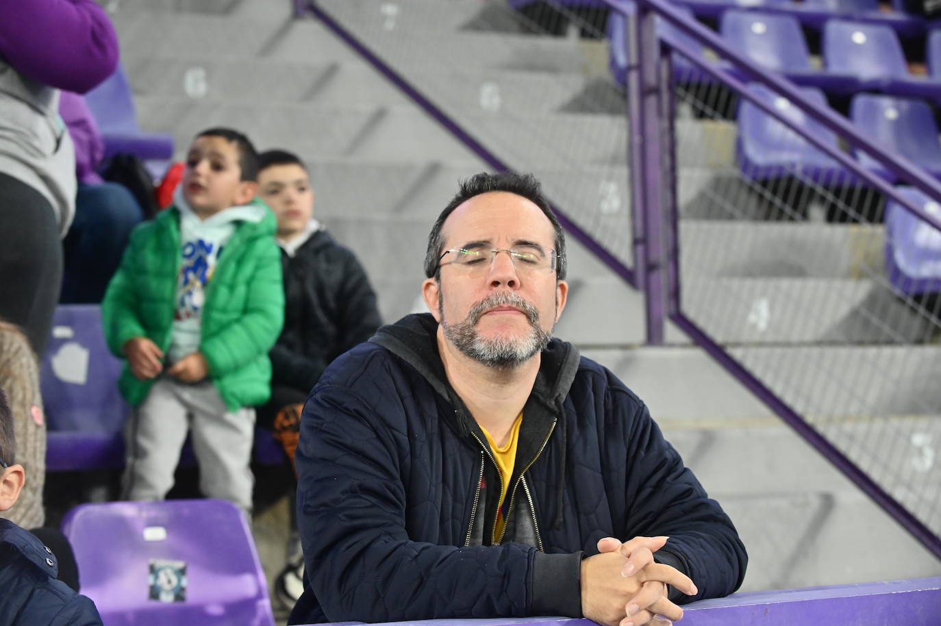Búscate en la grada del estadio José Zorrilla (1/4)