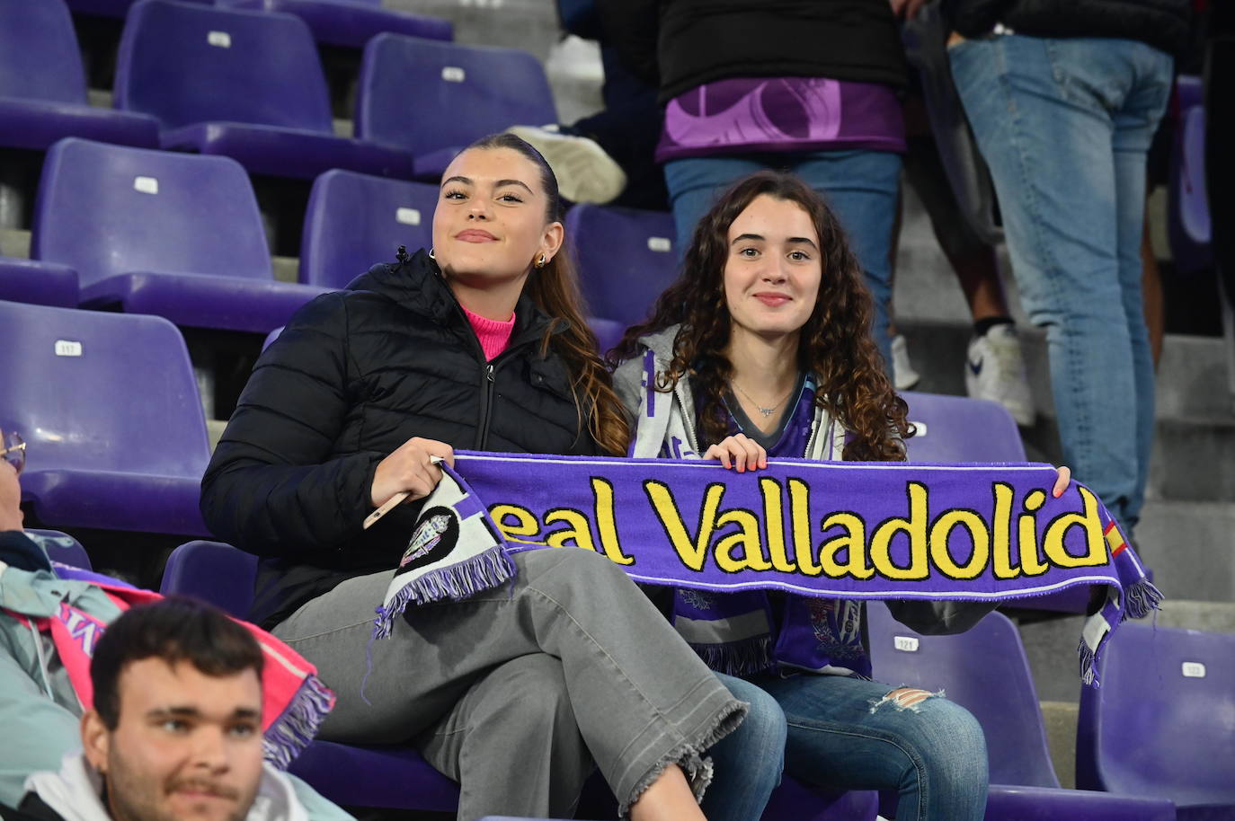 Búscate en la grada del estadio José Zorrilla (2/4)