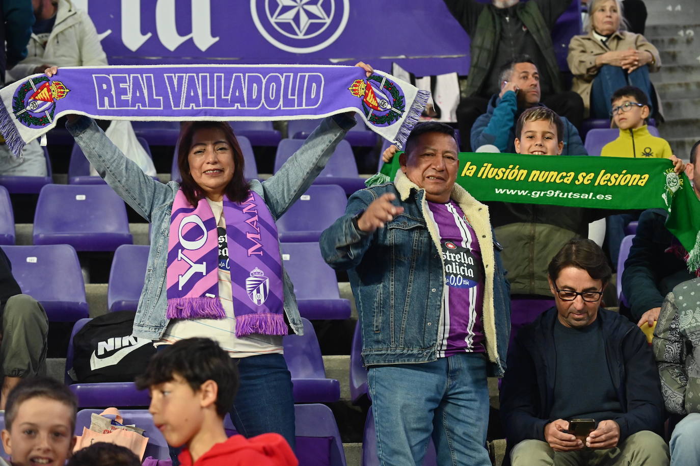 Búscate en la grada del estadio José Zorrilla (2/4)