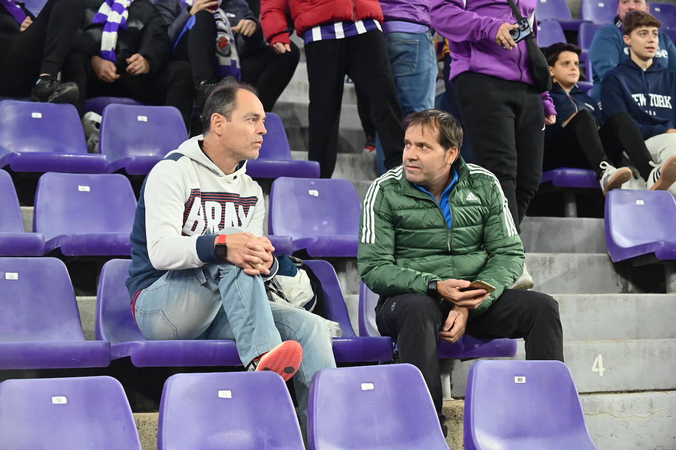 Búscate en la grada del estadio José Zorrilla (1/4)