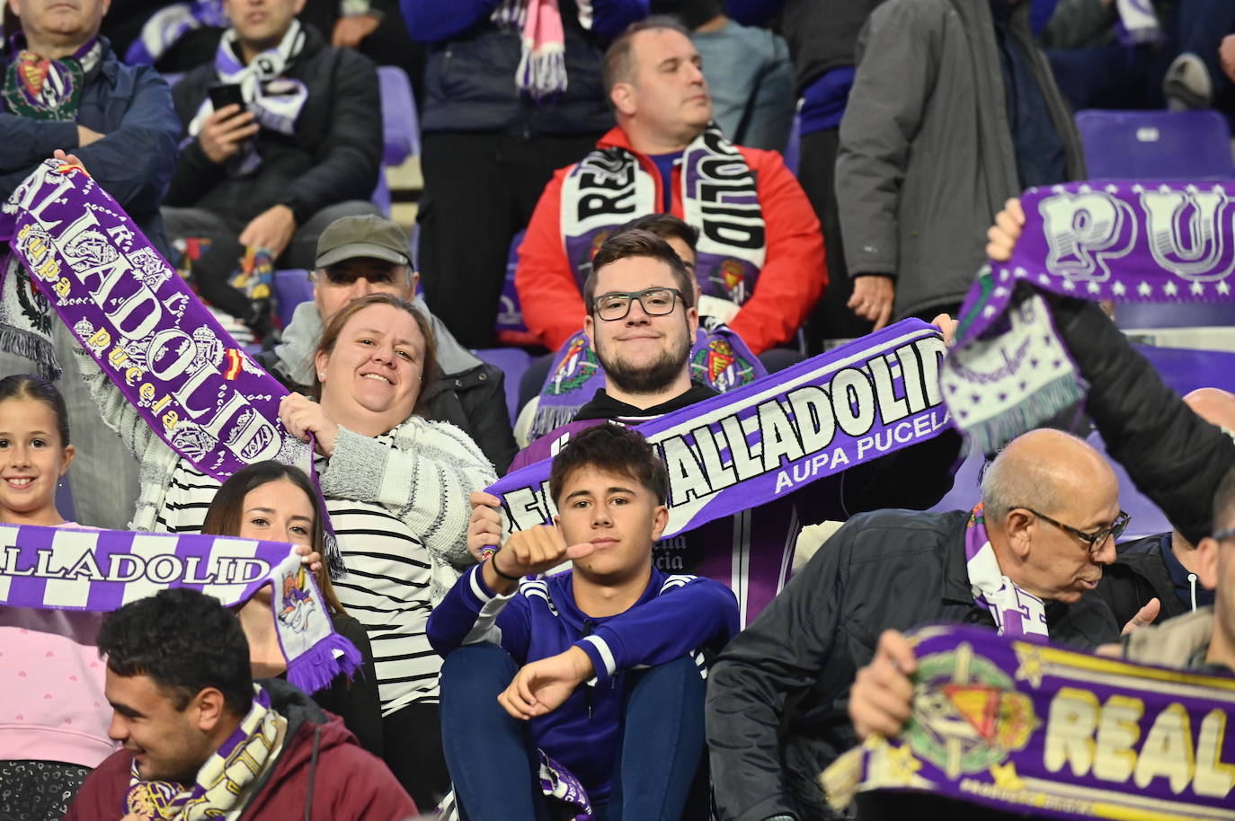 Búscate en la grada del estadio José Zorrilla (3/4)