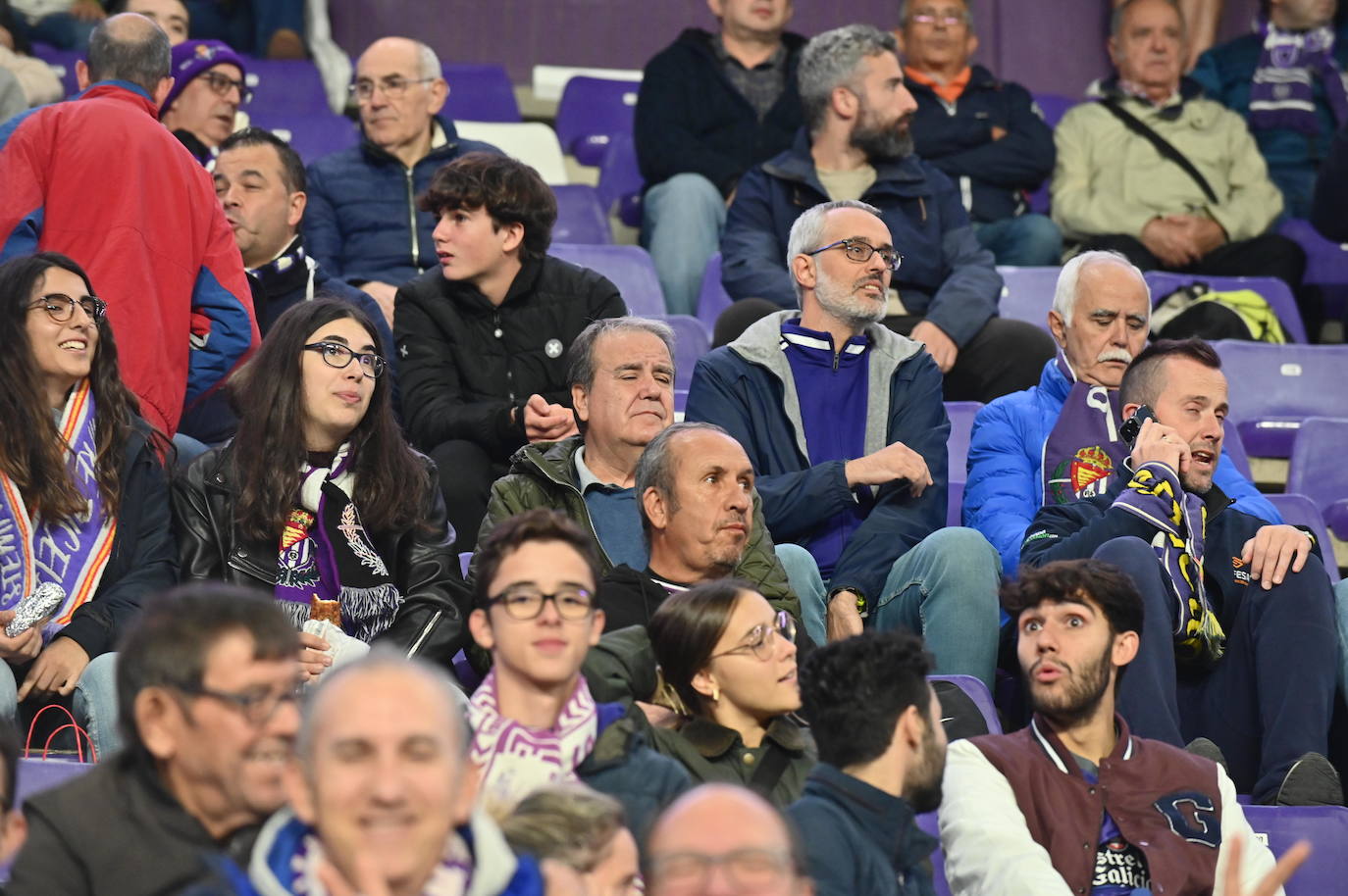 Búscate en la grada del estadio José Zorrilla (3/4)