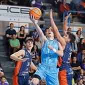 Inmejorable estreno para el Palencia Baloncesto en Primera FEB