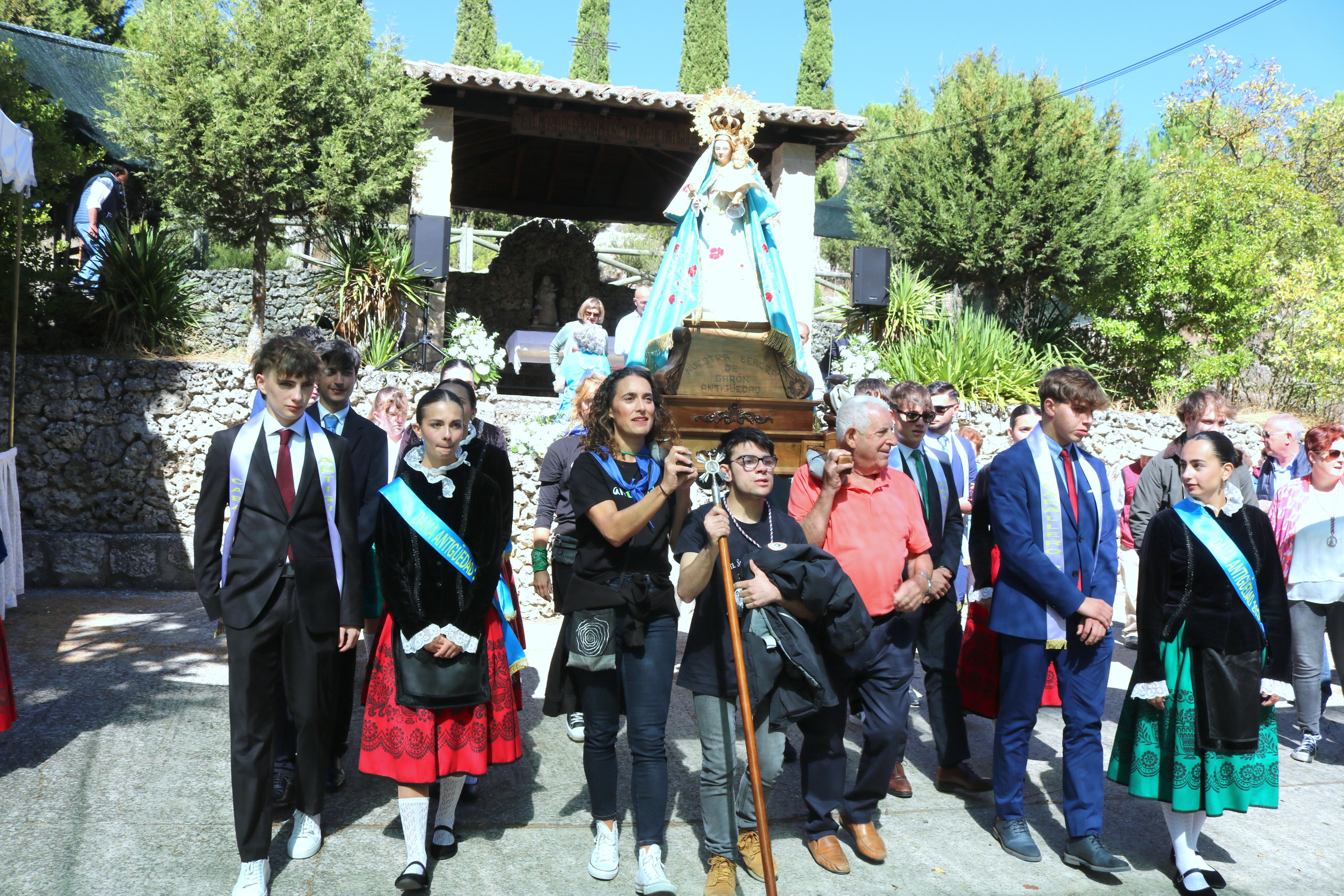 Antigüedad se rinde a su Patrona