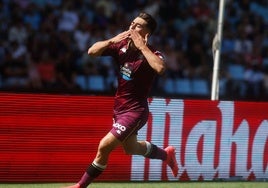 Raúl Moro, dos tantos hasta la fecha, celebra el gol que hizo en Balaídos ante el Celta.