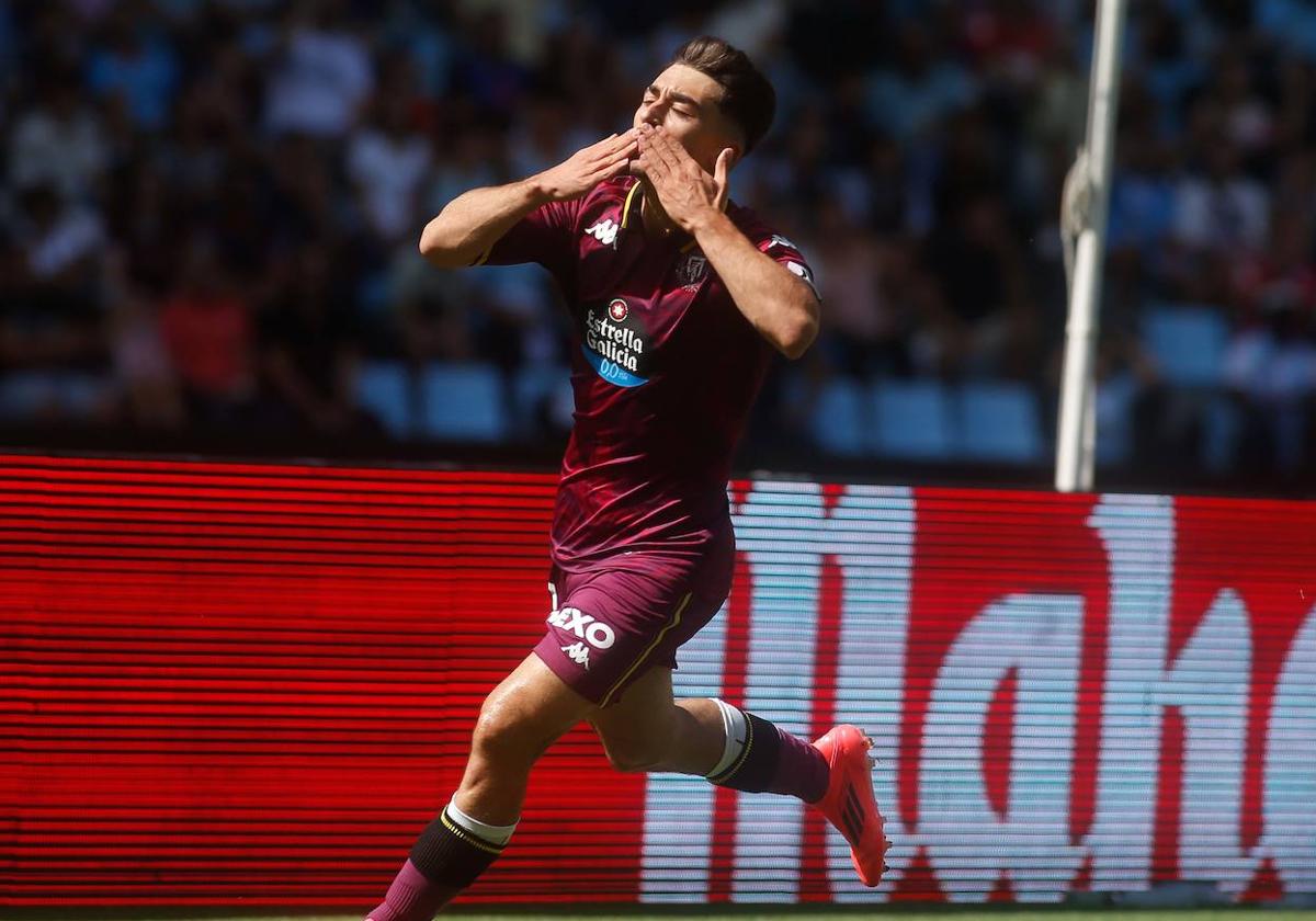 Raúl Moro, dos tantos hasta la fecha, celebra el gol que hizo en Balaídos ante el Celta.