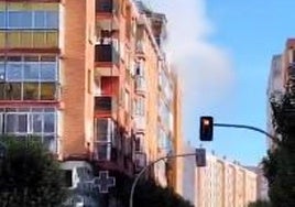 Incendio en el Paseo de San Vicente, el domingo.