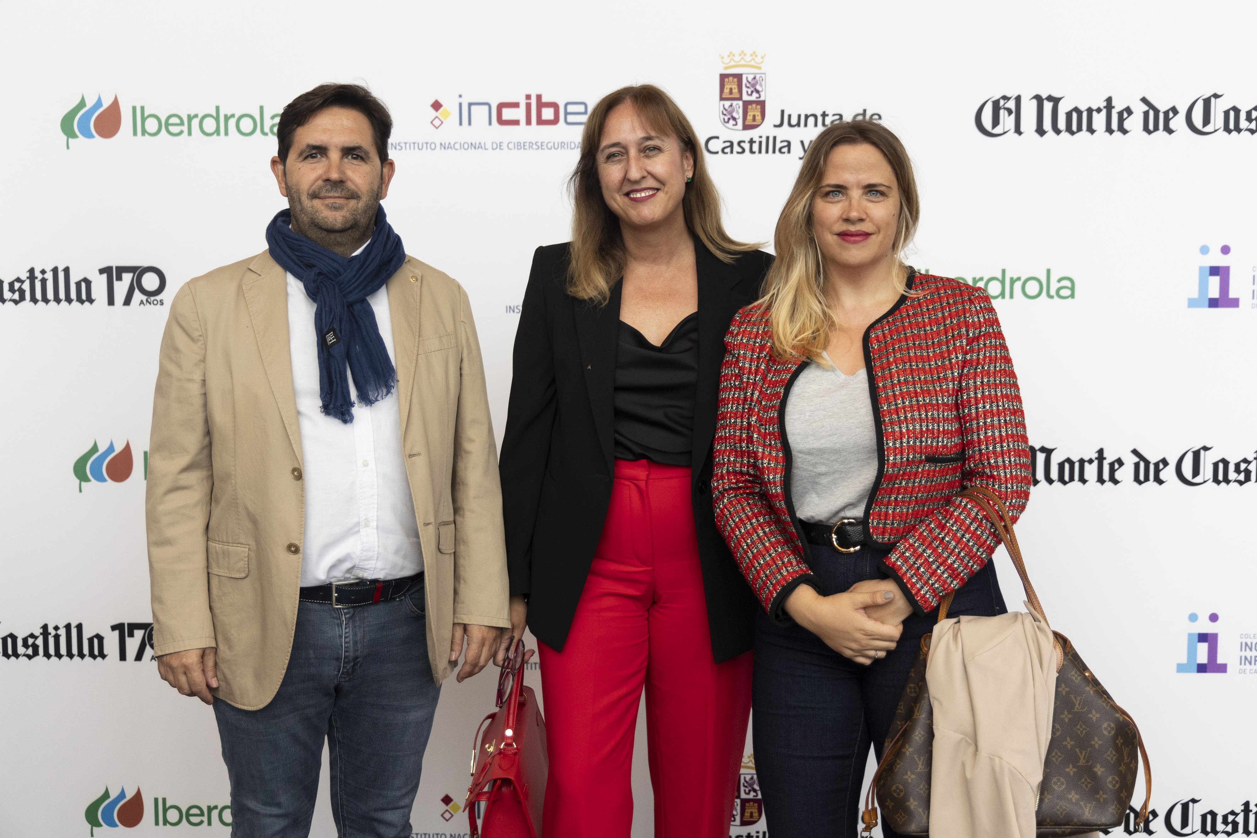 Jorge Caballero y Elena Ortega (Impulsa Tu Marketing) y María Sánchez (AEICE).